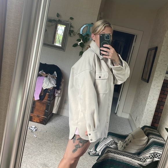 H&M Cream Lightweight Oversized Button Down Shacket - Picture 7 of 13